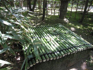 青竹製の井戸蓋